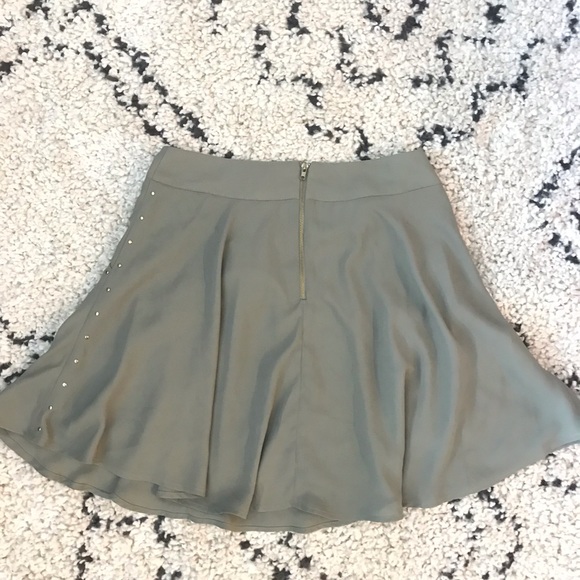 High waist gold studded green mini skirt - Picture 5 of 6